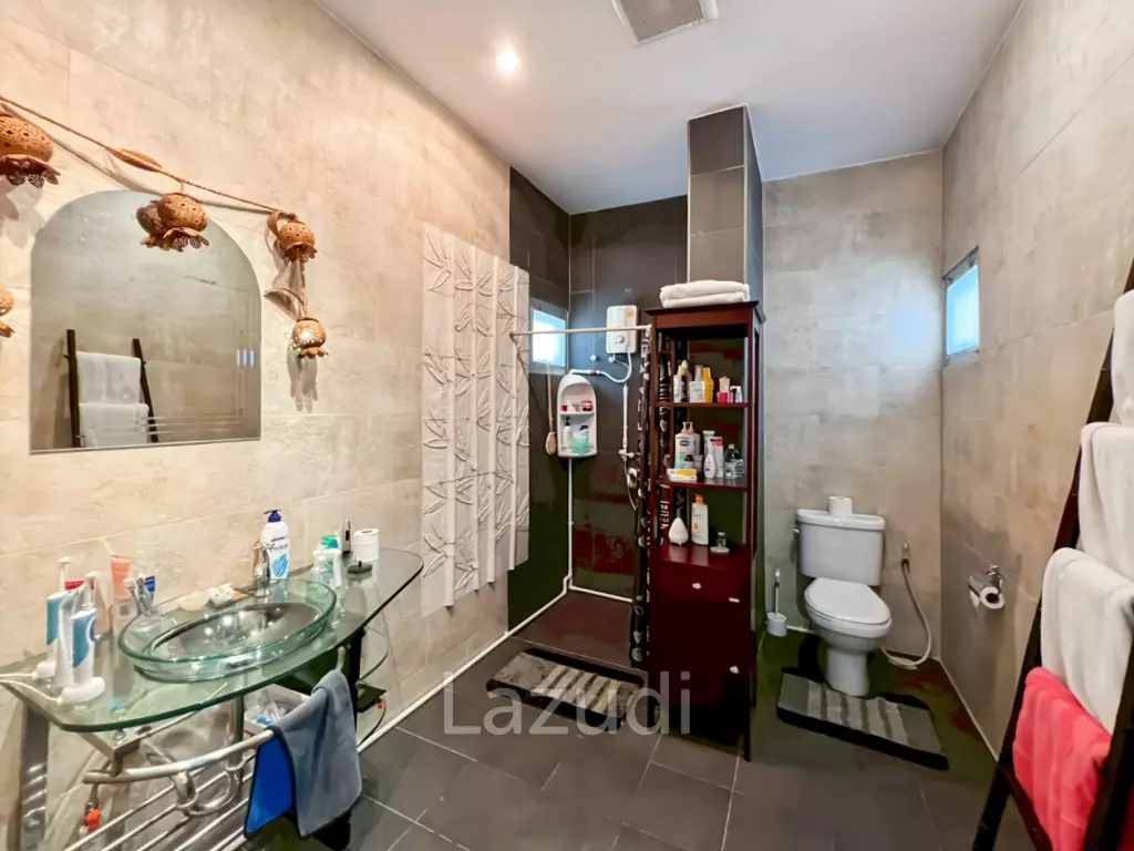 Tropical Garden Village 3-Bedroom Villa with Pool and Sauna