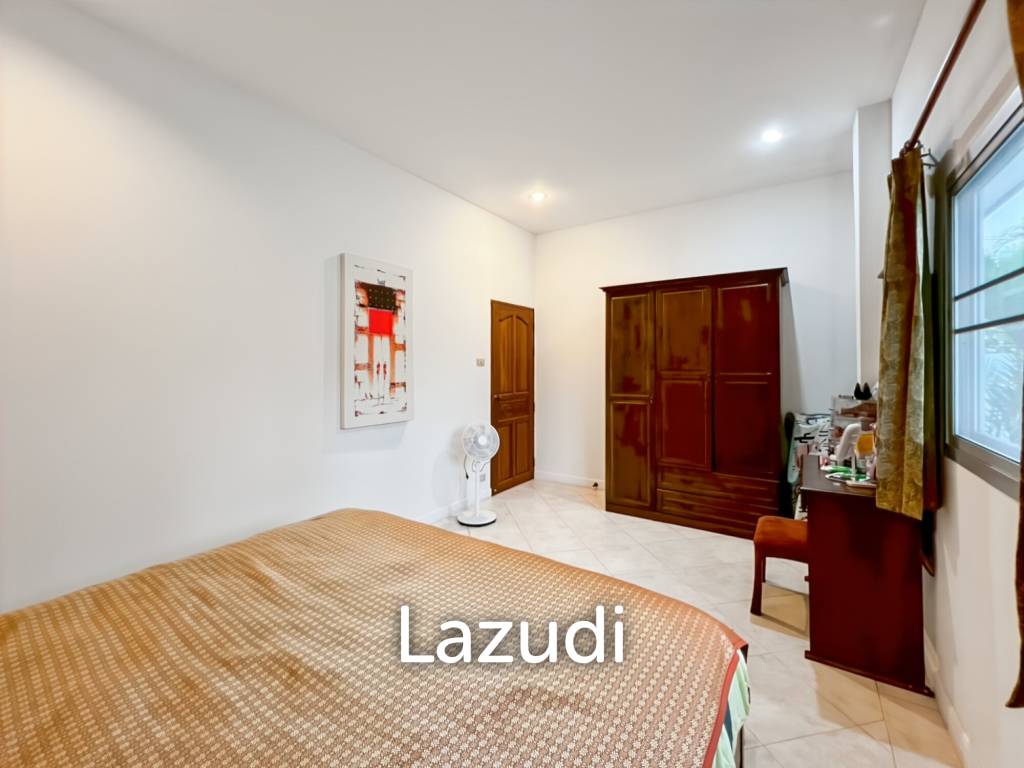Tropical Garden Village 3-Bedroom Villa with Pool and Sauna