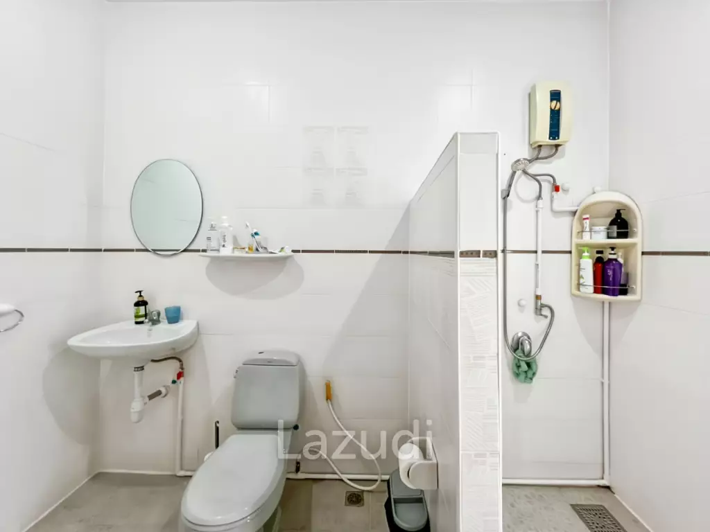 Tropical Garden Village 3-Bedroom Villa with Pool and Sauna
