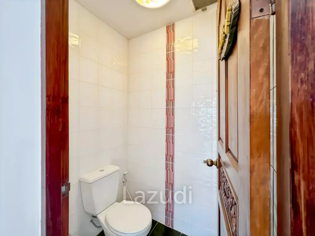Tropical Garden Village 3-Bedroom Villa with Pool and Sauna