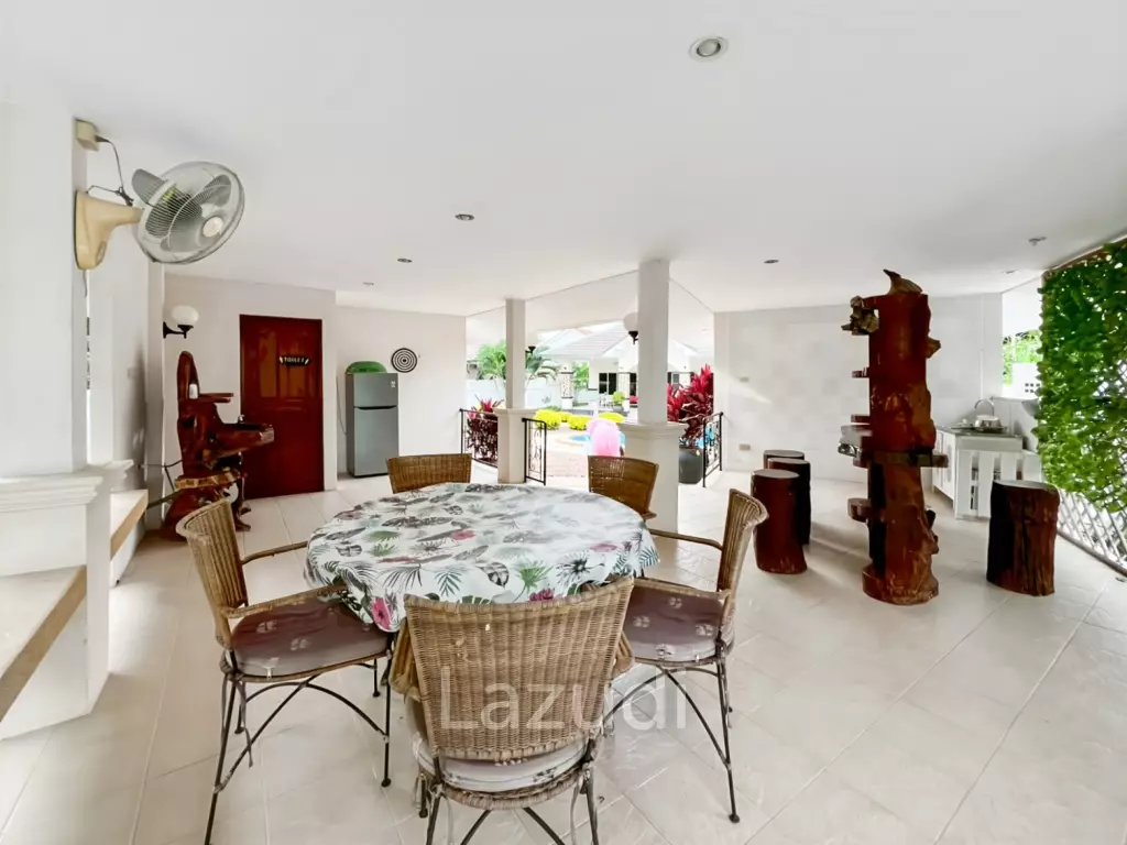 Tropical Garden Village 3-Bedroom Villa with Pool and Sauna