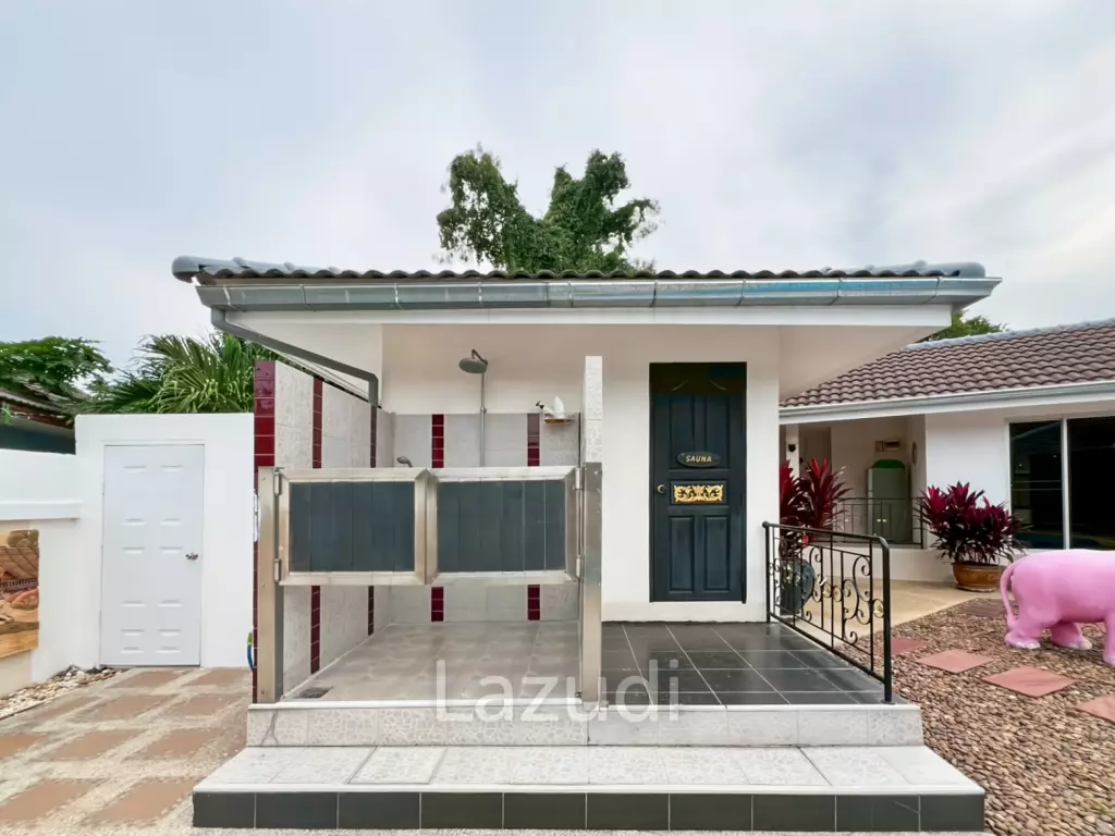 Tropical Garden Village 3-Bedroom Villa with Pool and Sauna