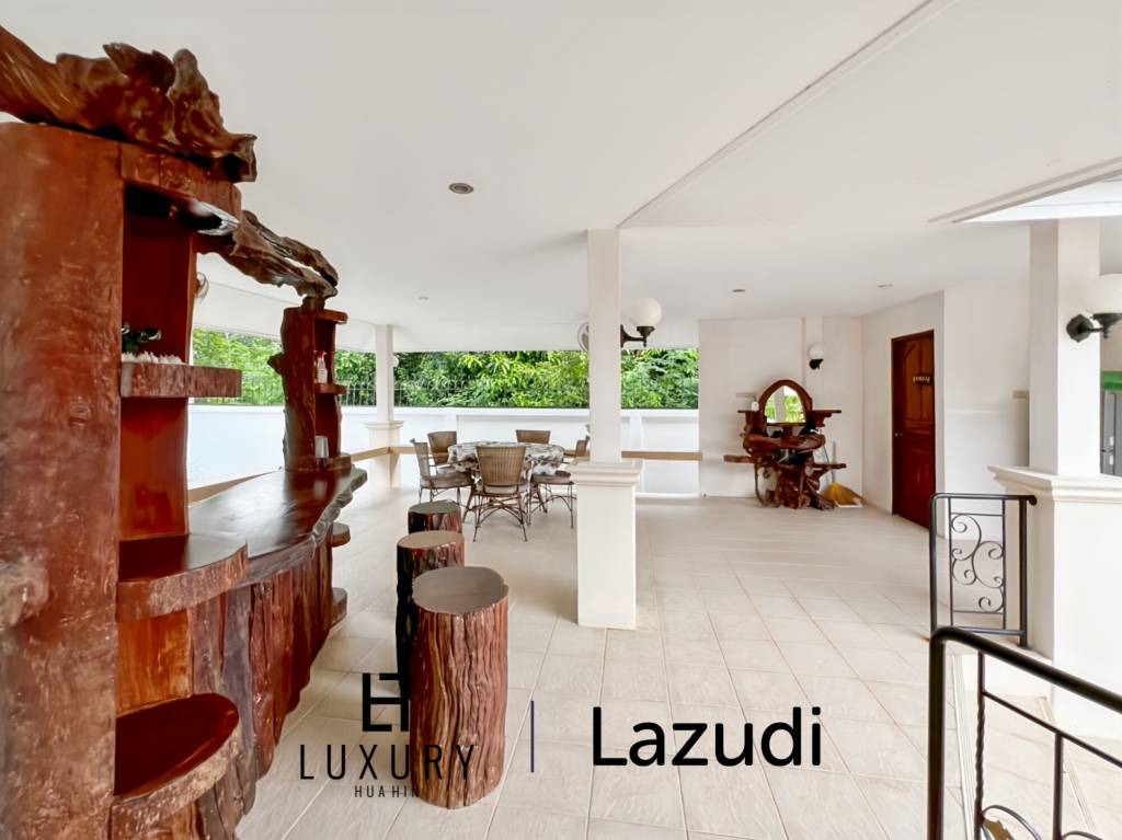 Terrain de 836 m² / sauna / maison d'hôtes indépendante