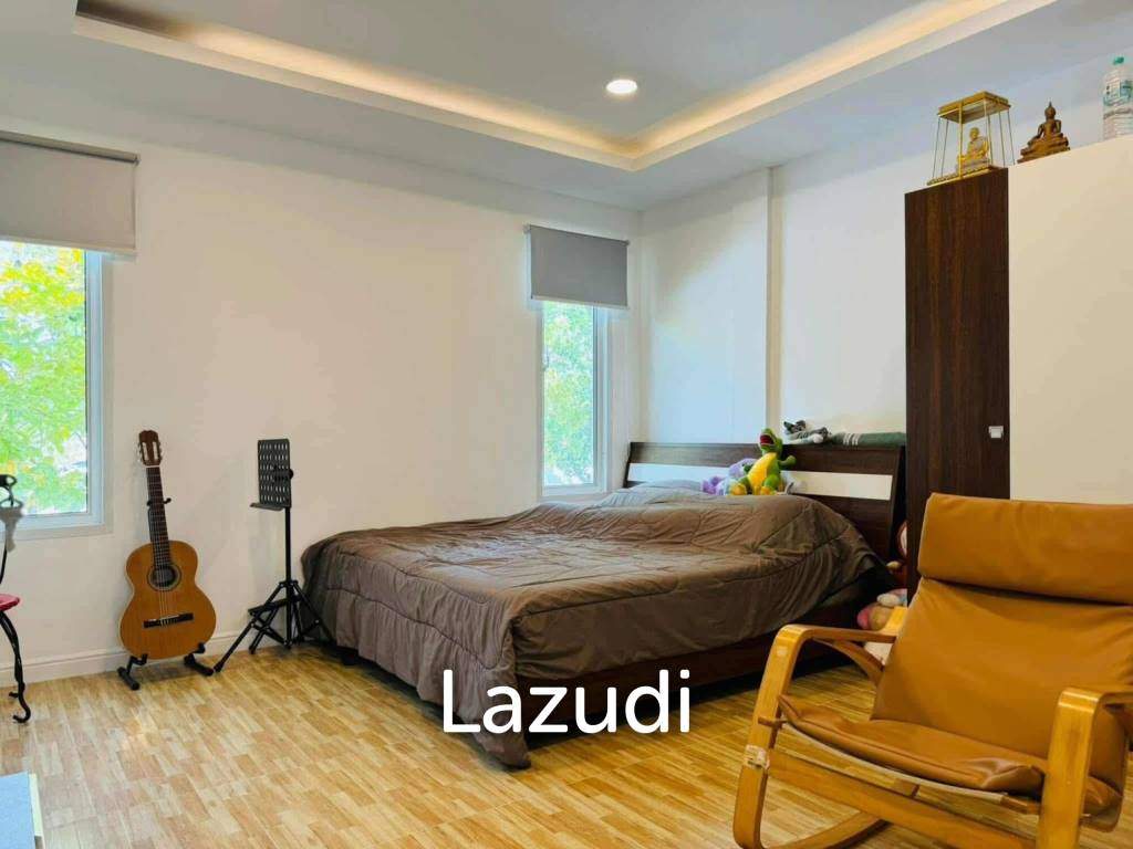 952 ตร.ม 4 เตียง 2 อาบน้ำ วิลล่า For ขาย