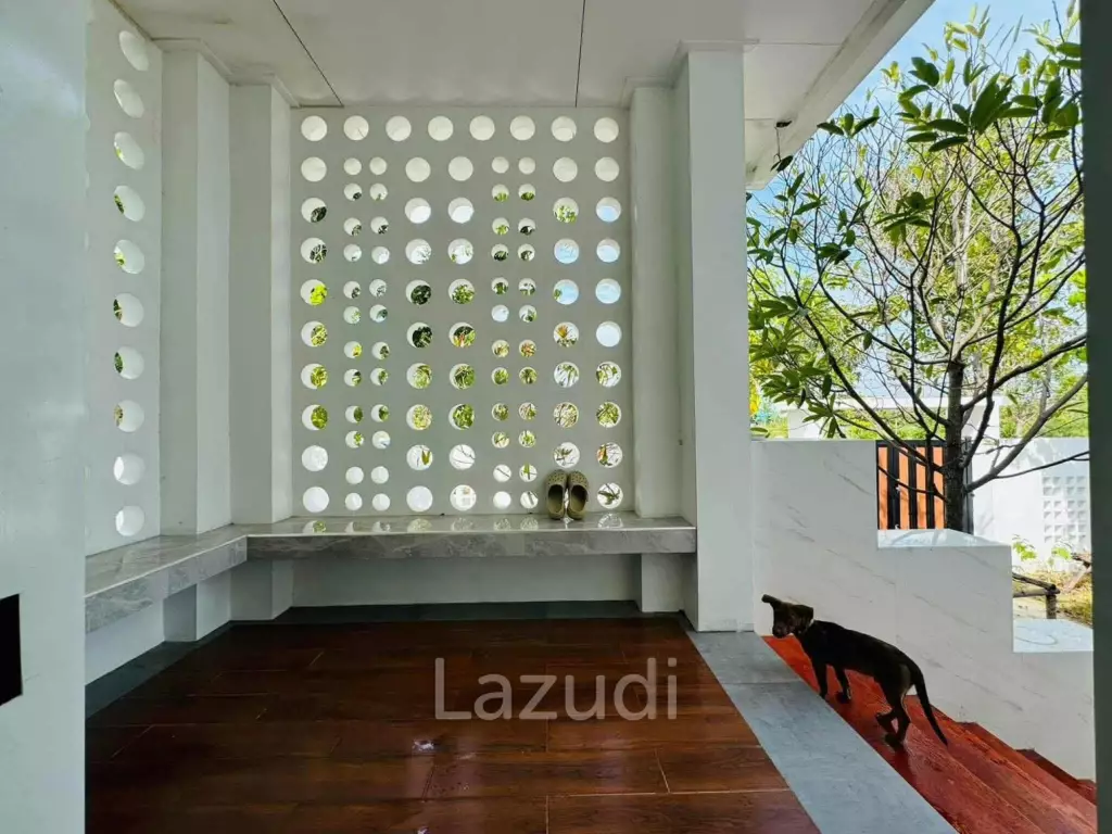STAND ALONE HOUSE FOR SALE  AT THAP TAI
