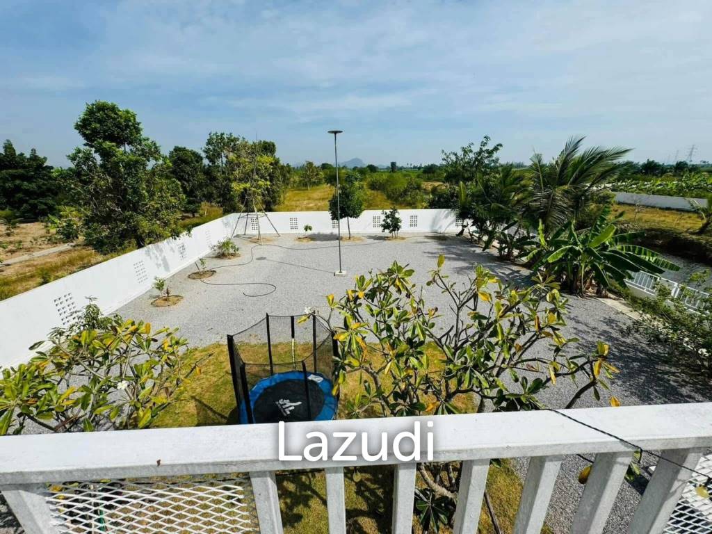 952 ตร.ม 4 เตียง 2 อาบน้ำ วิลล่า For ขาย