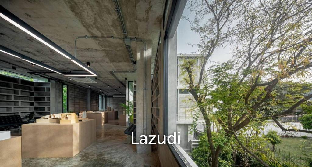 Modern Industrial Townhouse in Chan Kasem Bangkok