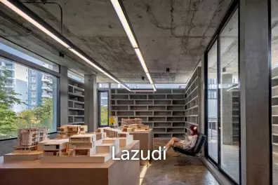 Modern Industrial Townhouse in Chan Kasem Bangkok