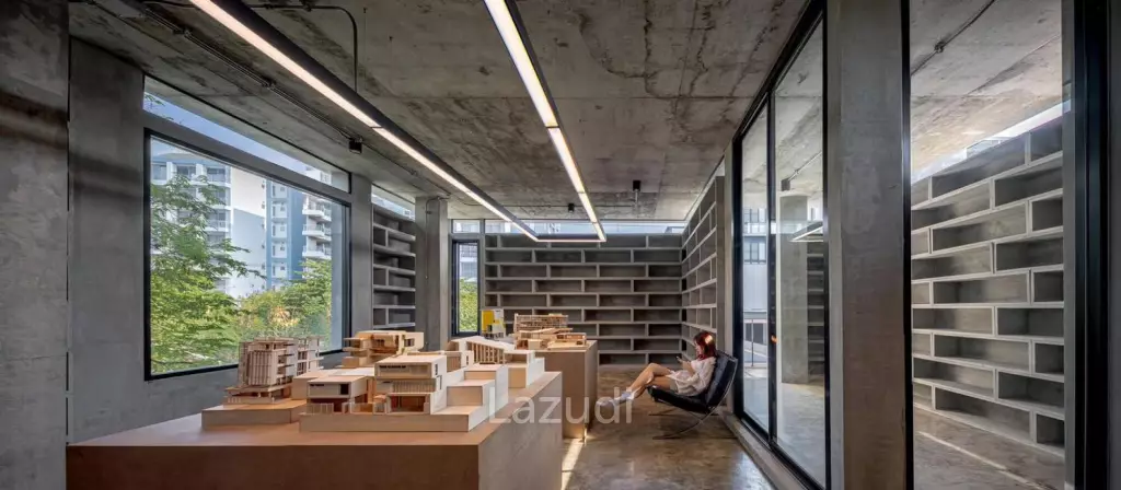 Modern Industrial Townhouse in Chan Kasem Bangkok