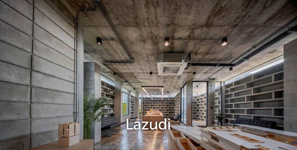Modern Industrial Townhouse in Chan Kasem Bangkok