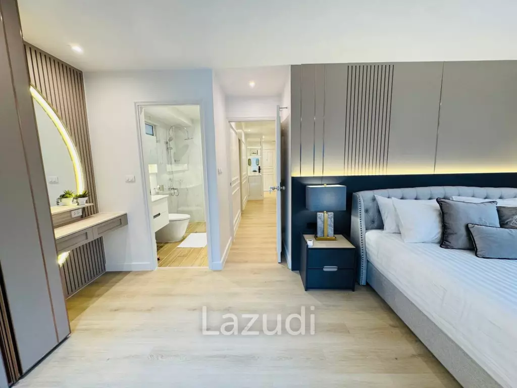 Chic 2BR Condo in Fortune Condo Town Bangkok