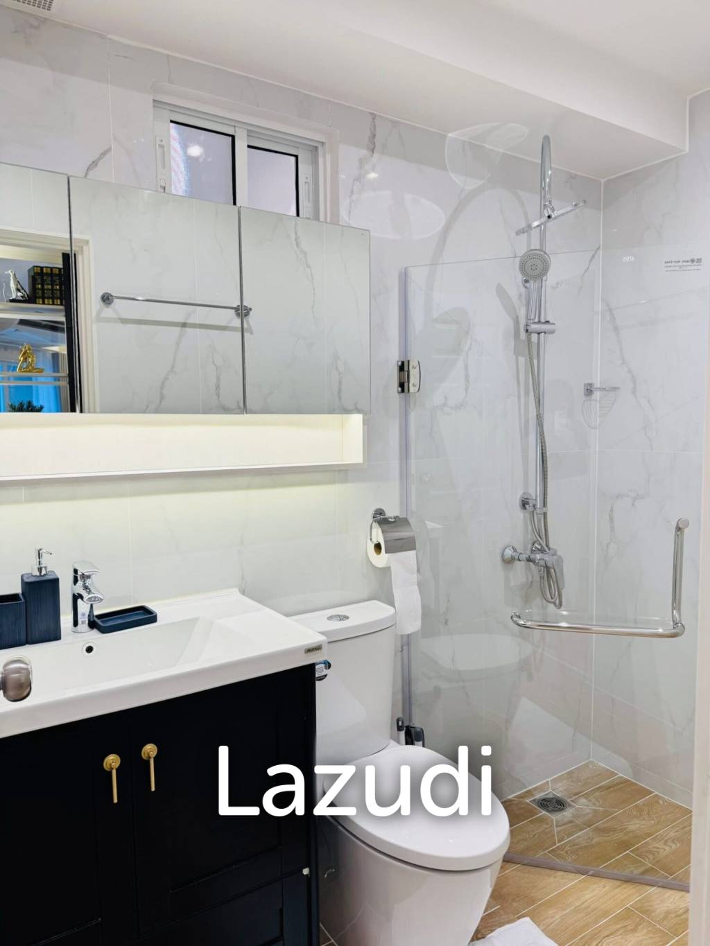 Chic 2BR Condo in Fortune Condo Town Bangkok