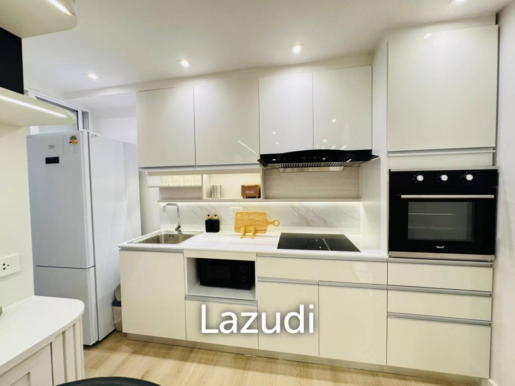 Chic 2BR Condo in Fortune Condo Town Bangkok