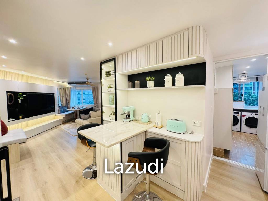 Chic 2BR Condo in Fortune Condo Town Bangkok