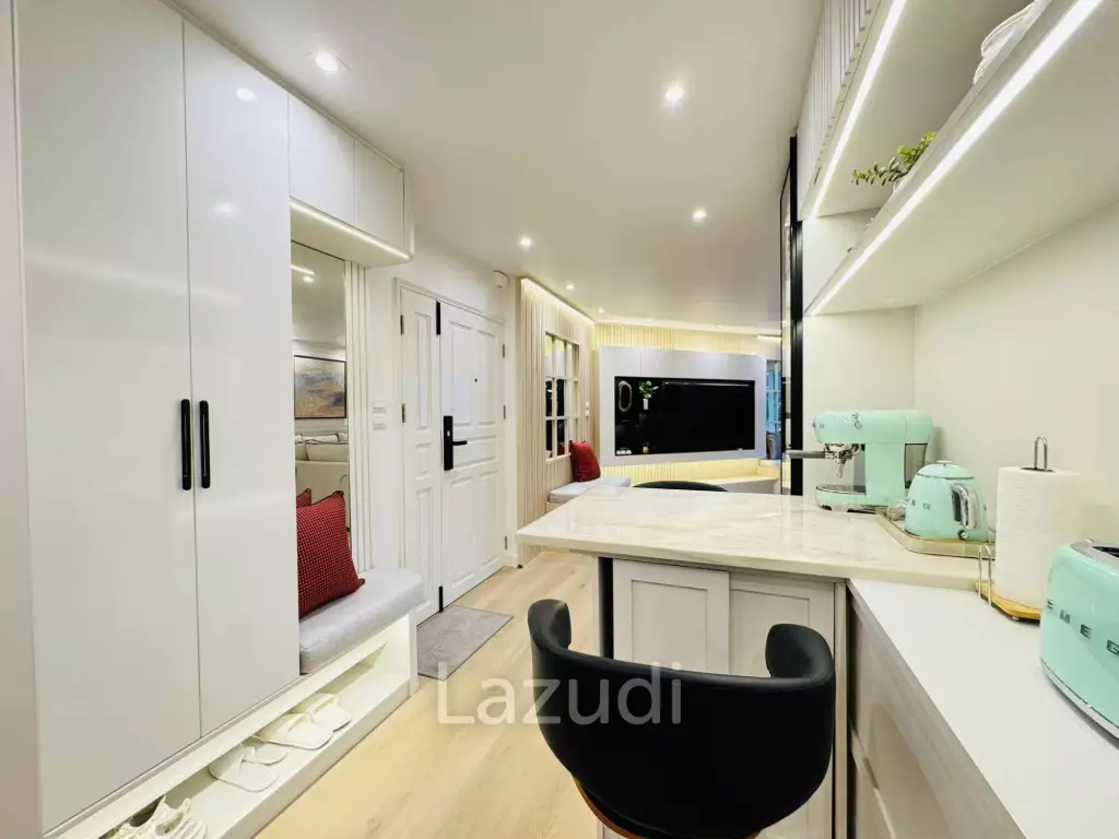 Chic 2BR Condo in Fortune Condo Town Bangkok