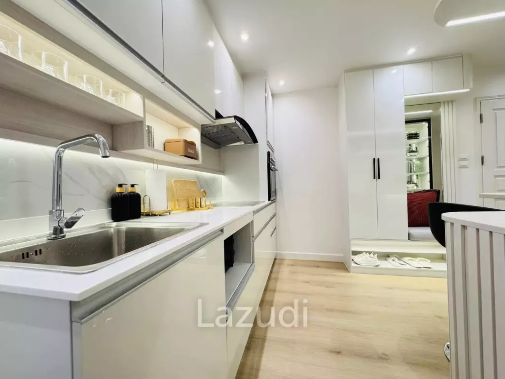 Chic 2BR Condo in Fortune Condo Town Bangkok