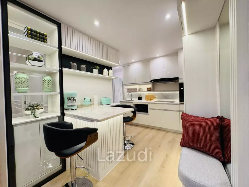 Chic 2BR Condo in Fortune Condo Town Bangkok