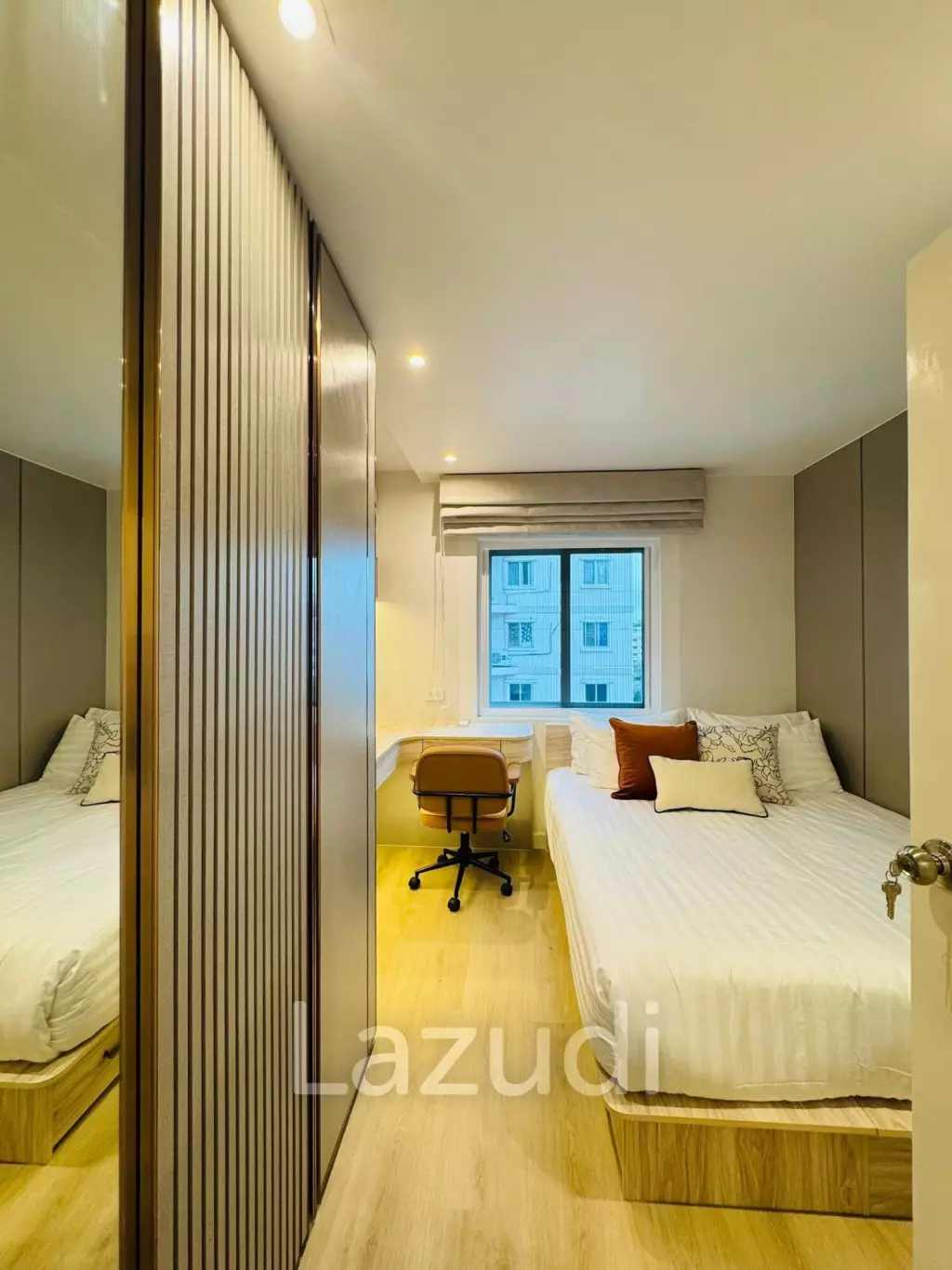 Chic 2BR Condo in Fortune Condo Town Bangkok