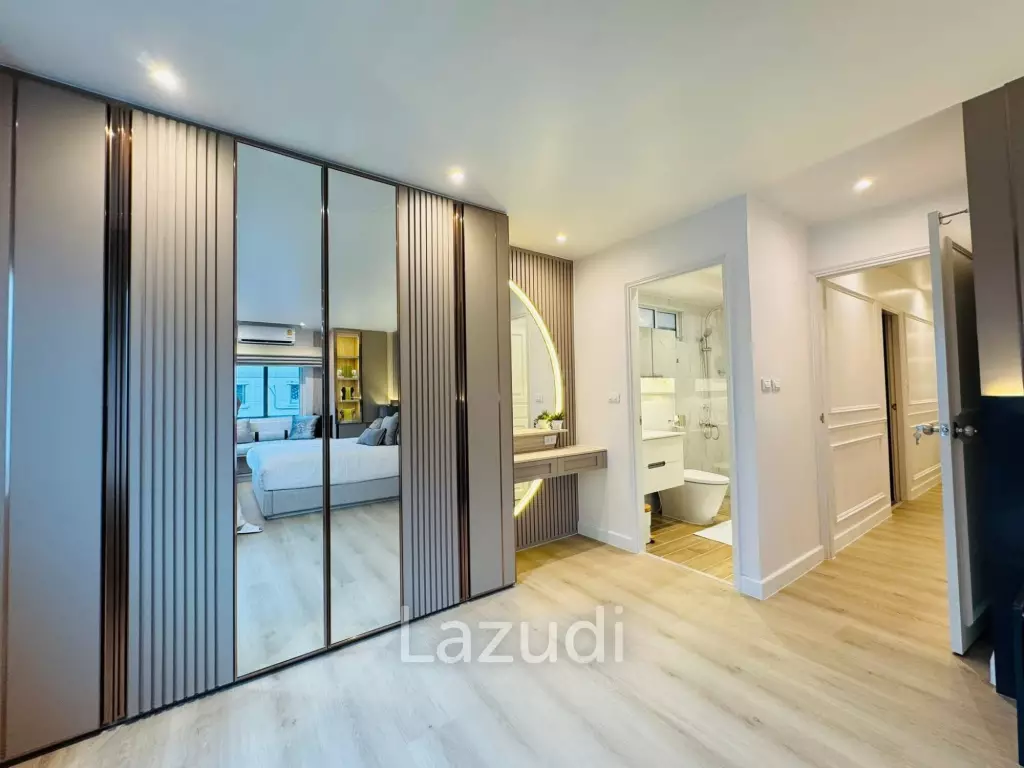 Chic 2BR Condo in Fortune Condo Town Bangkok