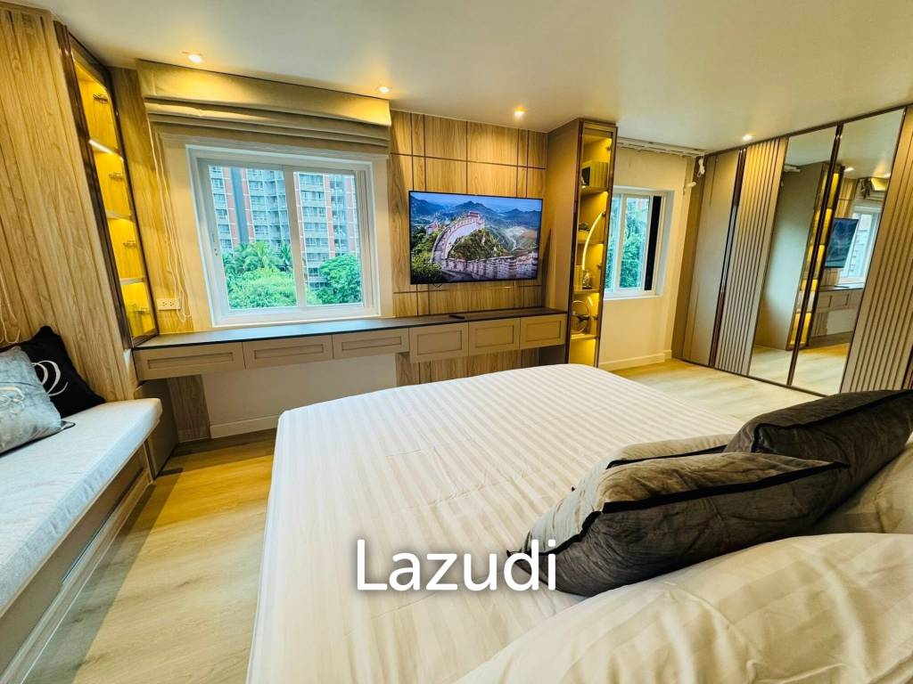 Chic 2BR Condo in Fortune Condo Town Bangkok