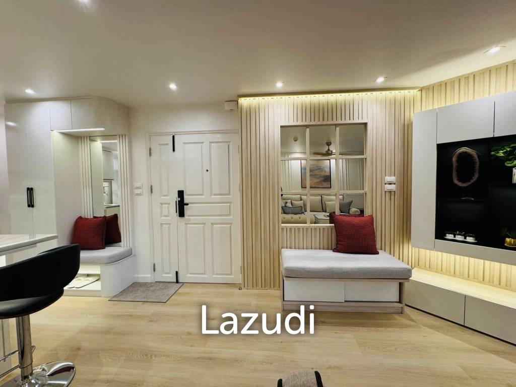Chic 2BR Condo in Fortune Condo Town Bangkok