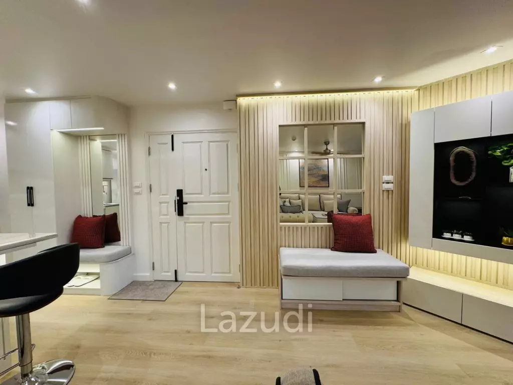 Chic 2BR Condo in Fortune Condo Town Bangkok