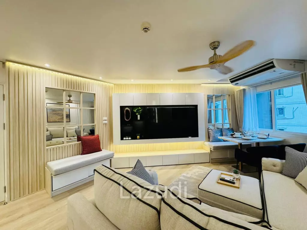 Chic 2BR Condo in Fortune Condo Town Bangkok