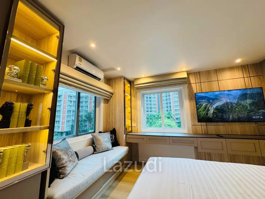Chic 2BR Condo in Fortune Condo Town Bangkok