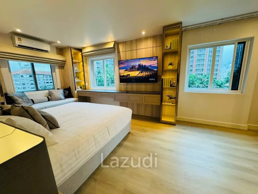 Chic 2BR Condo in Fortune Condo Town Bangkok