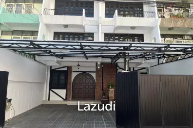 Luxurious 4-Storey Townhouse in Sathon Bangkok