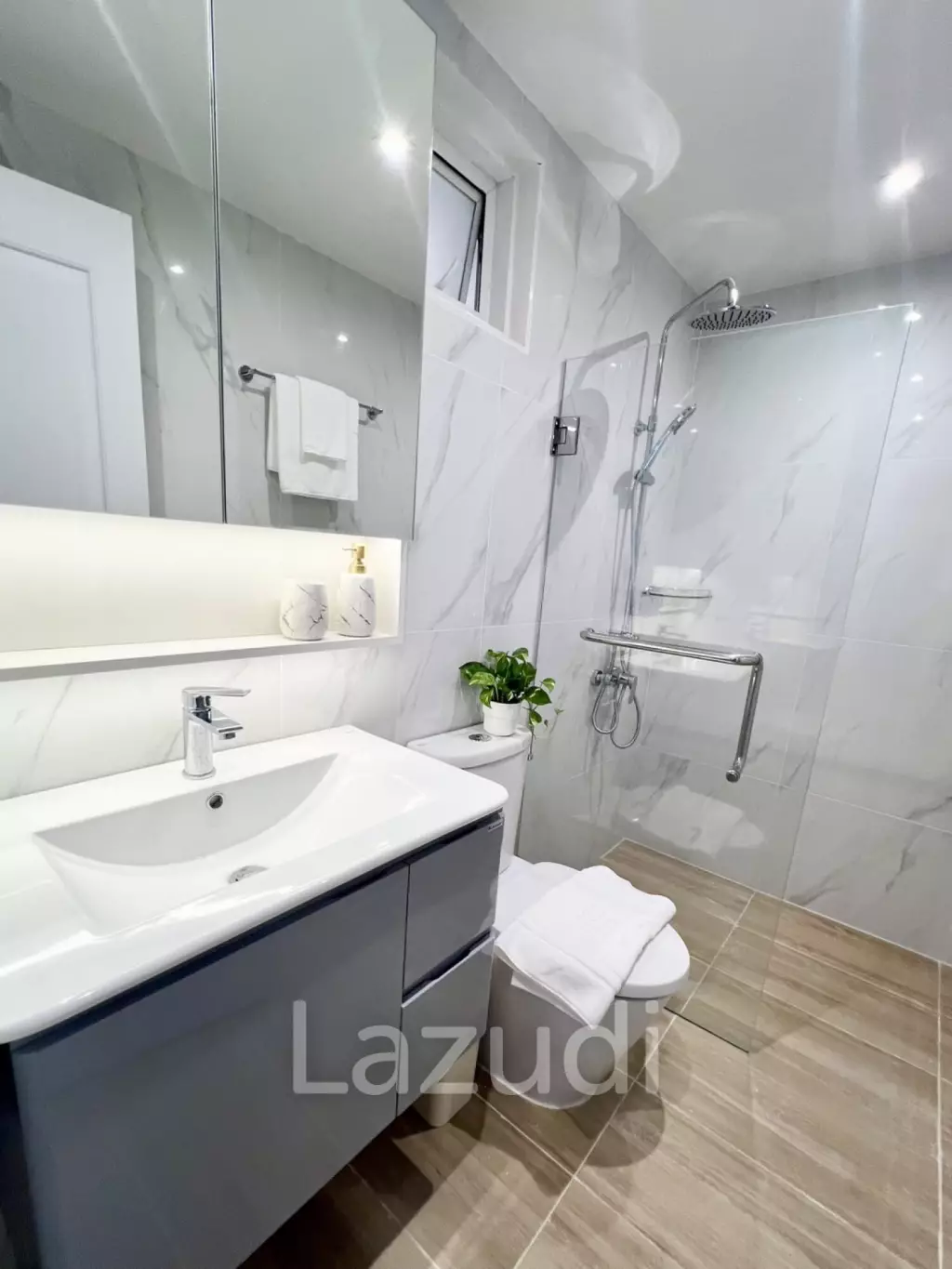 Fortune Condo Town: Spacious 2-Bedroom in Chong Nonsi