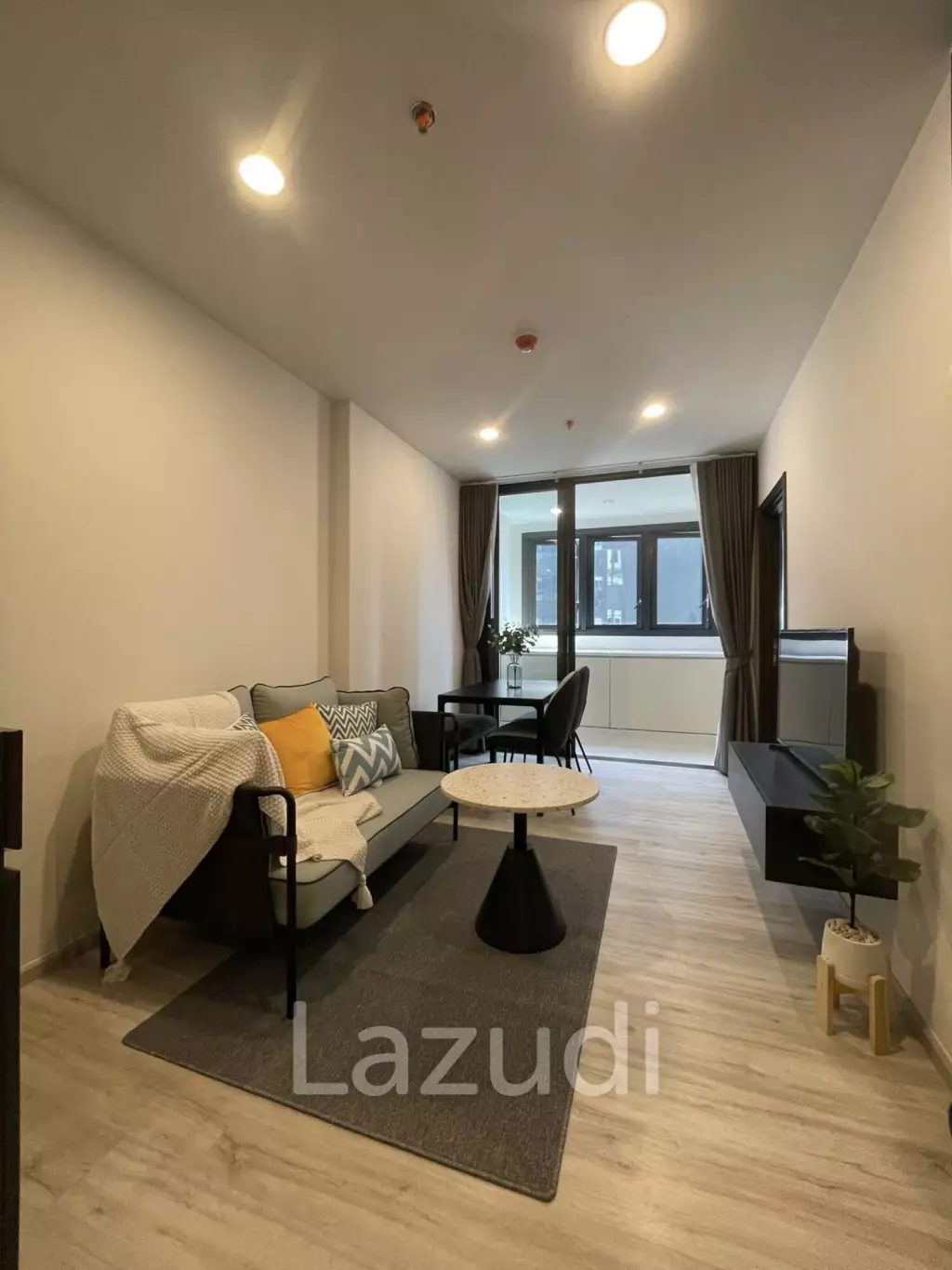 Modern 1 Bedroom Condo in XT Huai Khwang Bangkok