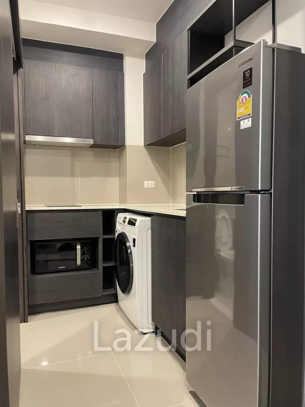 Modern 1 Bedroom Condo in XT Huai Khwang Bangkok