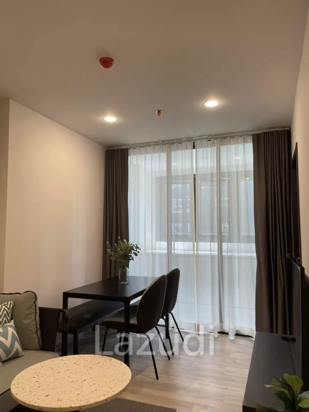 Modern 1 Bedroom Condo in XT Huai Khwang Bangkok