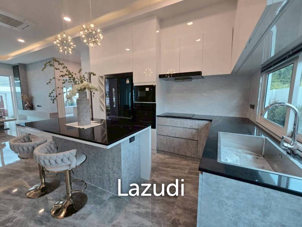 Luxurious 3-Bedroom Pool Villa in Hua Hin