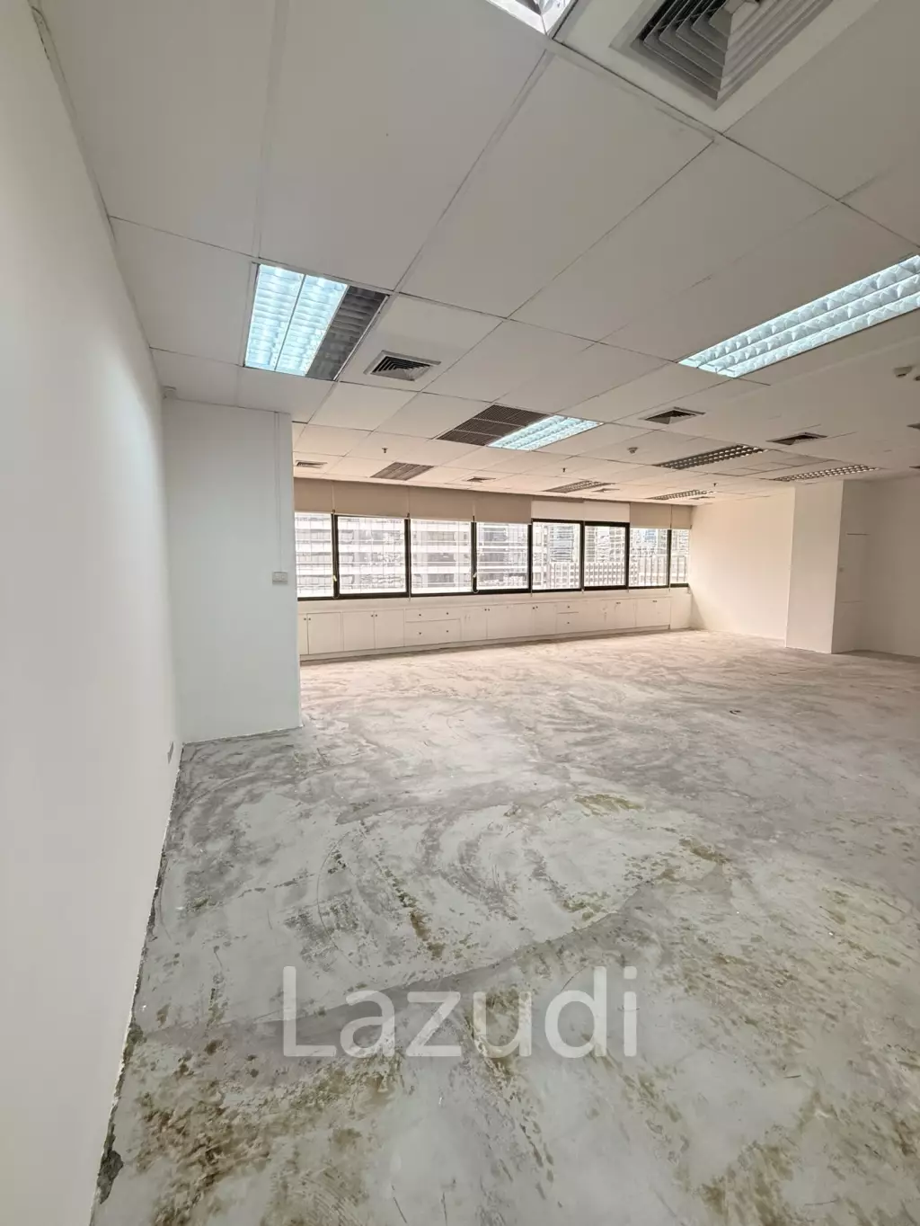 Spacious and Bright Office Space in Sathorn Road Bangkok