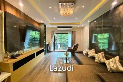 Luxury Modern Unit with Panoramic Rooftop