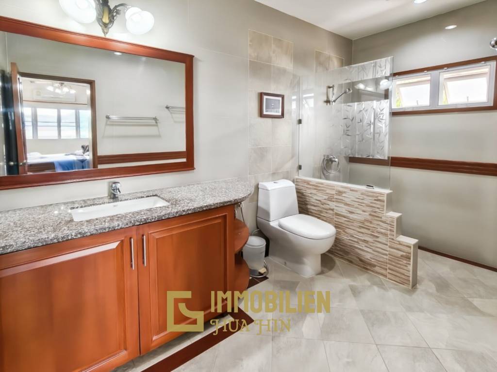 Bergblick / 420 qm Grundstück / 230 qm Wohnfläche