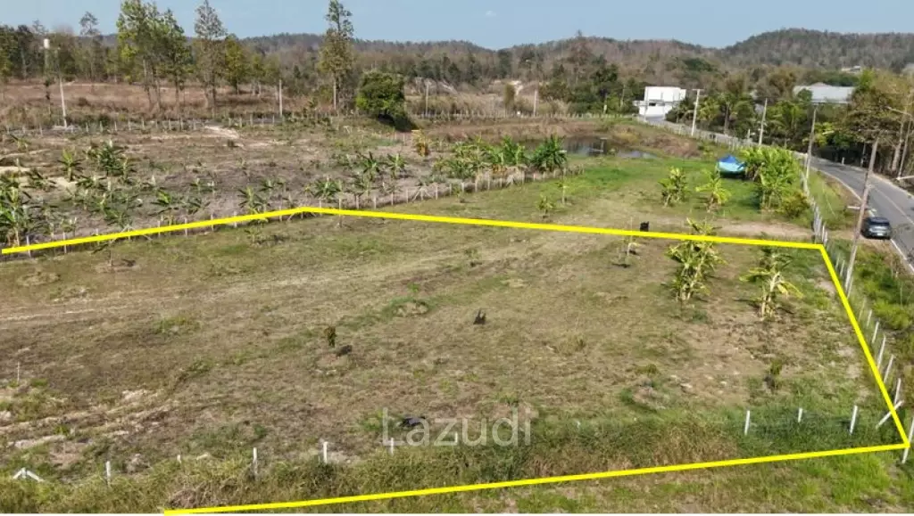 1 Rai Land For Sale with Mountain View at Mae Rim