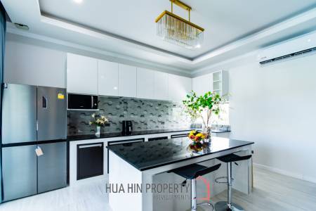 Modern Luxury Villa with Pool in Hua Hin