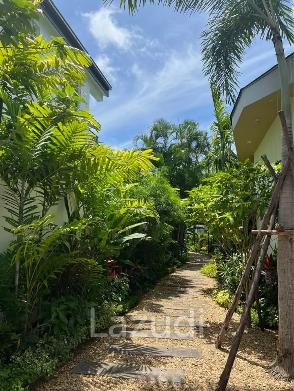 Modern 4-Beroom House for Rent In Soi Cherng Talay 2