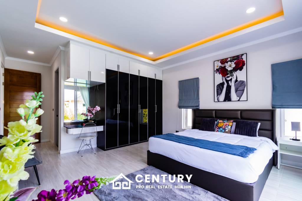 279 ตร.ม 3 เตียง 2 อาบน้ำ วิลล่า For ขาย