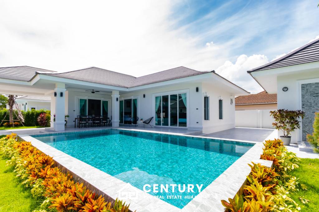 279 ตร.ม 3 เตียง 2 อาบน้ำ วิลล่า For ขาย