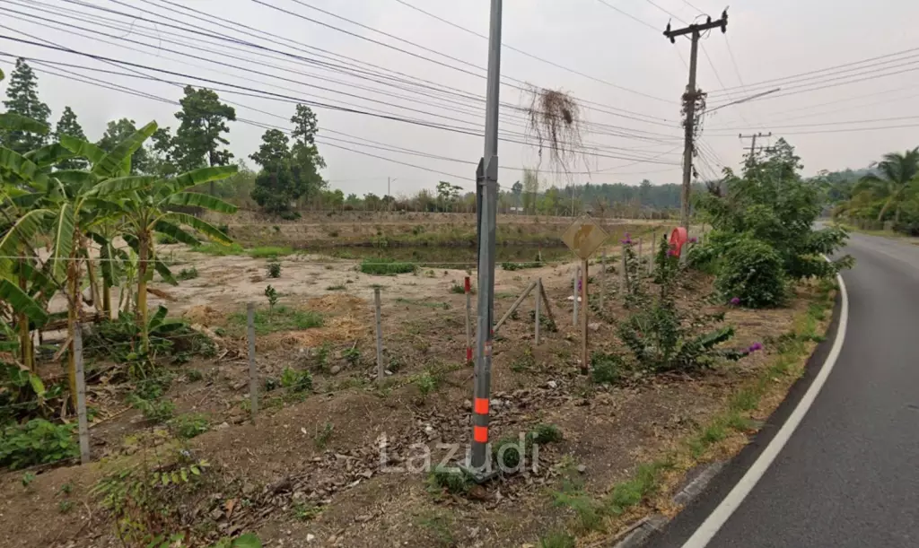 3 Rai Land for Sale Corner plot with pond at Huai Sai Mae Rim