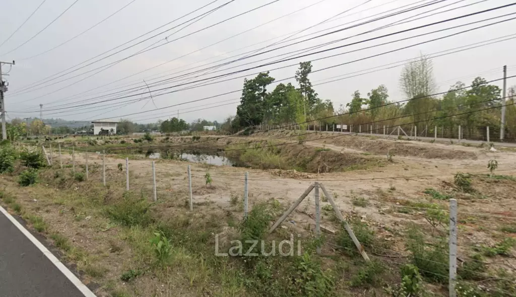 3 Rai Land for Sale Corner plot with pond at Huai Sai Mae Rim