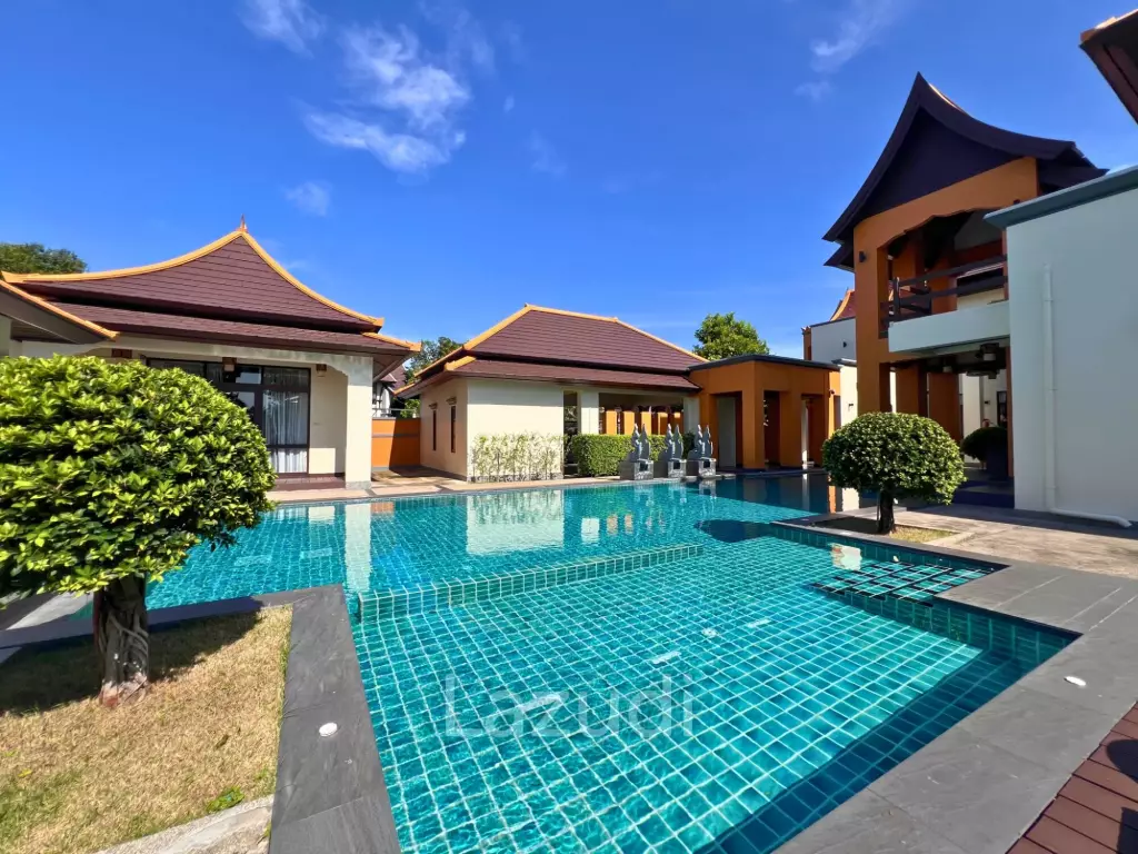 5 Beds 6 Baths 500 SQ.M. Phutara Villa Pattaya
