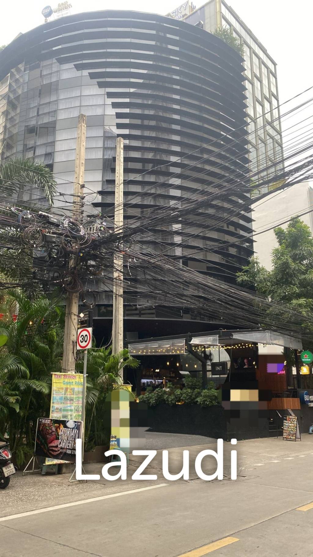 214sqm Award-Winning Restaurant on Sukhumvit 20 Hotel Rooftop -  Very Affordable Fully Equipped and Ready to Operate
