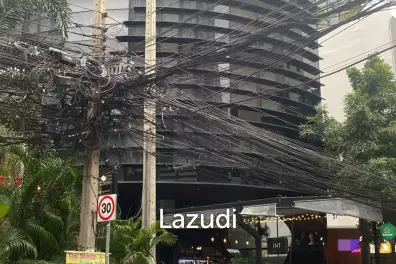 214sqm Award-Winning Restaurant on Sukhumvit 20 Hotel Rooftop -  Very Affordable Fully Equipped and Ready to Operate