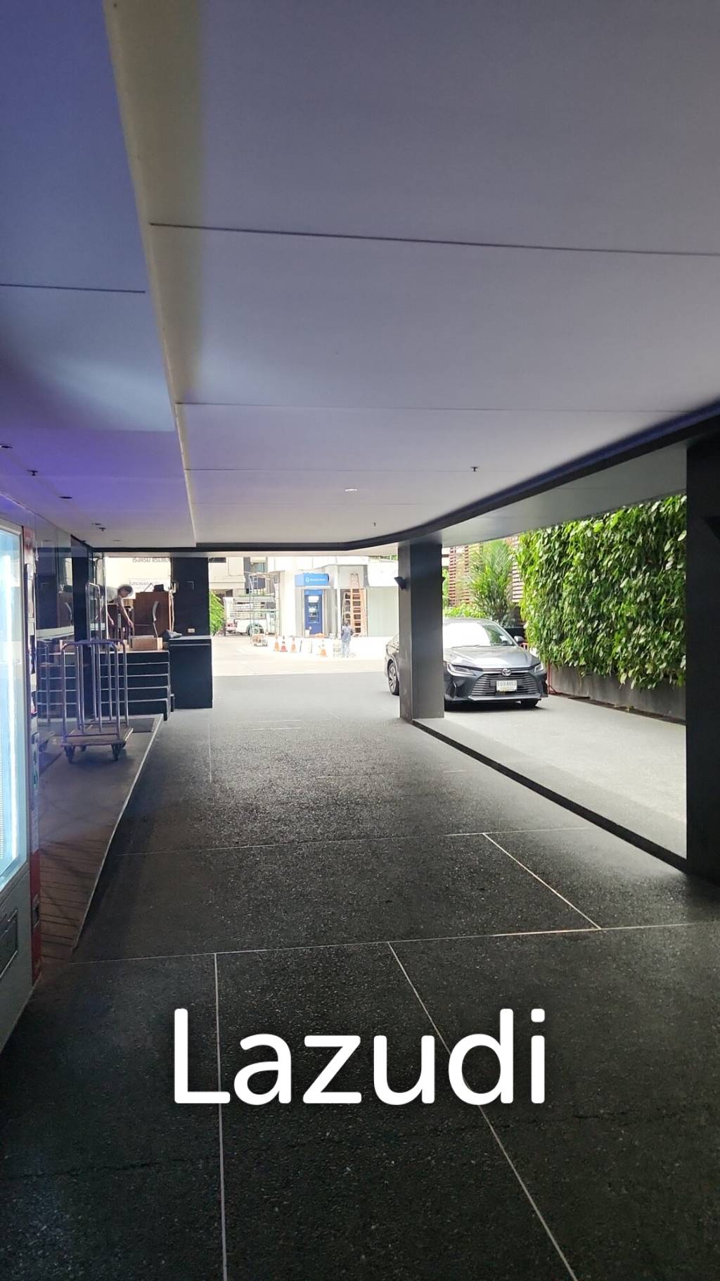 214sqm Award-Winning Restaurant on Sukhumvit 20 Hotel Rooftop -  Very Affordable Fully Equipped and Ready to Operate