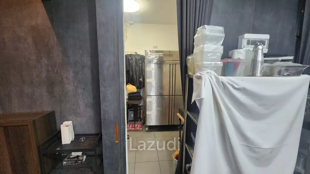 214sqm Award-Winning Restaurant on Sukhumvit 20 Hotel Rooftop -  Very Affordable Fully Equipped and Ready to Operate